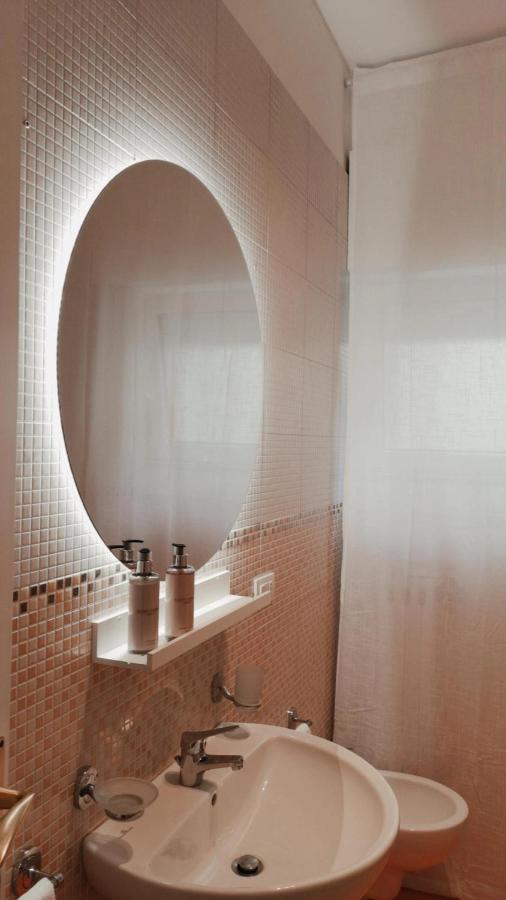 So Fine Petruzzelli Flat Apartment Бари Екстериор снимка
